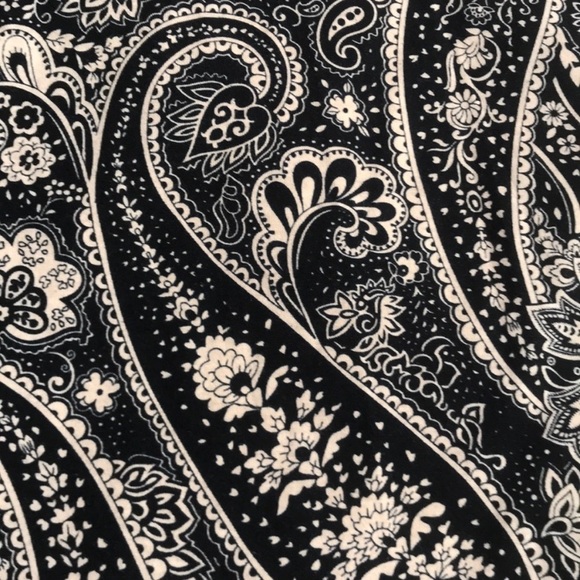 Jones New York Paisley Nightgown Size Small - Picture 6 of 8